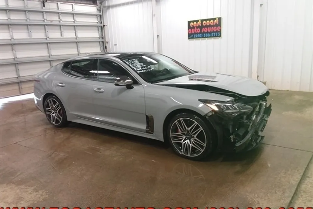 2022 Kia Stinger GT1 photo 1