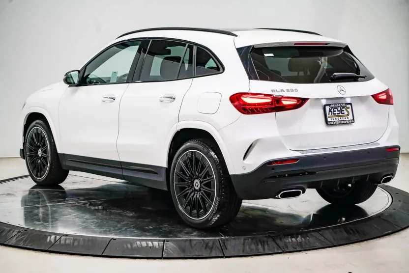 2025 Mercedes Benz GLA 250 photo 1