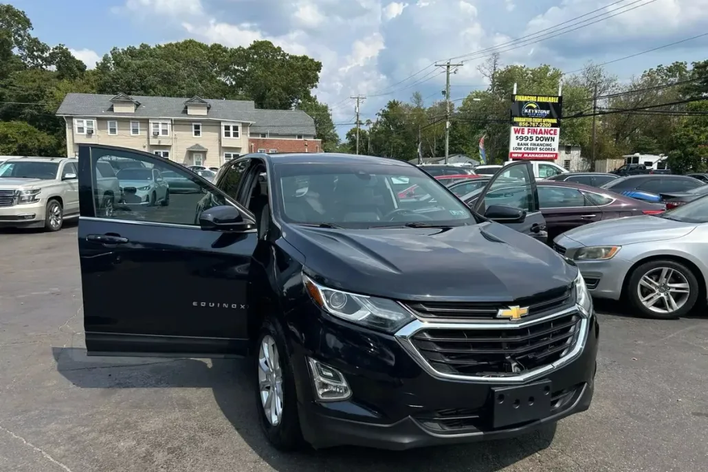 2020 Chevrolet Equinox LT photo 1