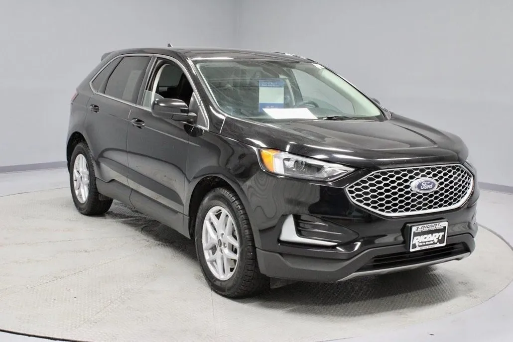 2024 Ford Edge SEL photo 1