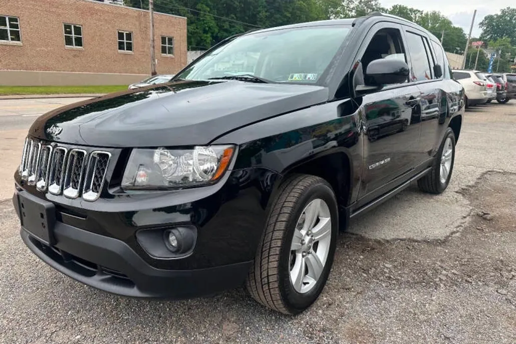 2015 Jeep Compass Latitude photo 1