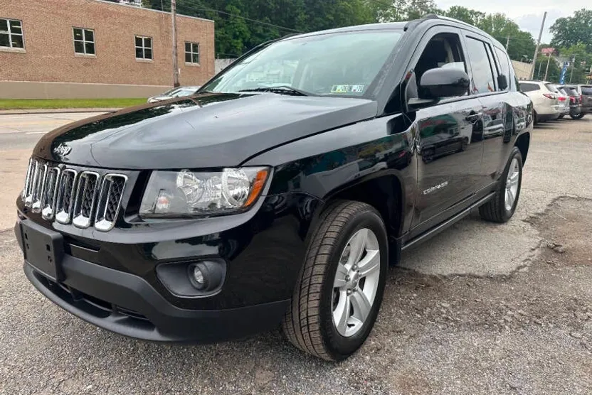 2015 Jeep Compass Latitude photo 1