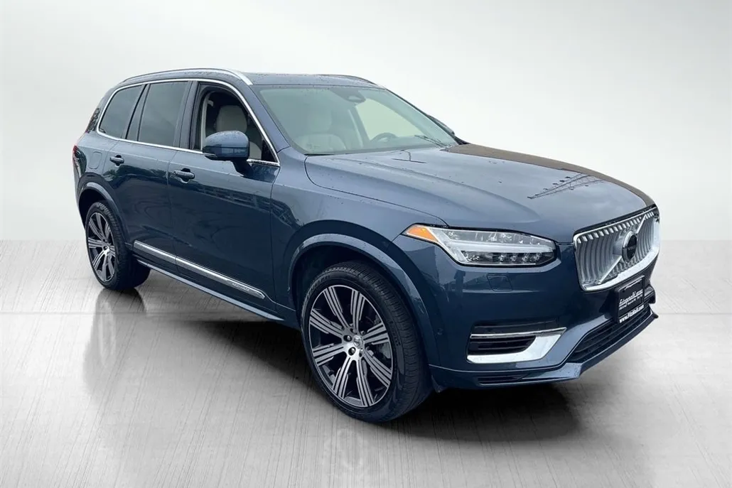 2023 Volvo XC90 Recharge T8 Plus photo 1