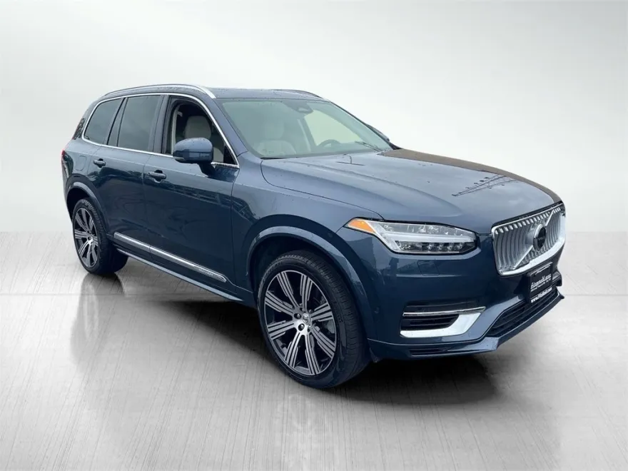 2023 Volvo XC90 Recharge T8 Plus photo 1