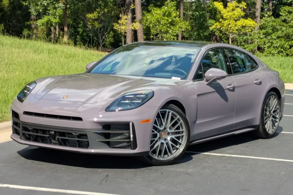 2025 Porsche Panamera 4 photo 1