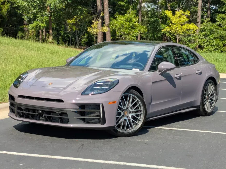 2025 Porsche Panamera 4 photo 1
