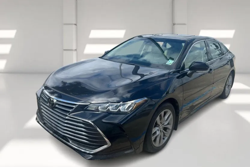 2022 Toyota Avalon XLE photo 1