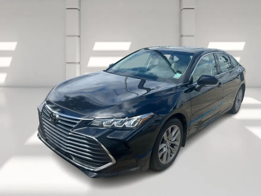 2022 Toyota Avalon XLE photo 1