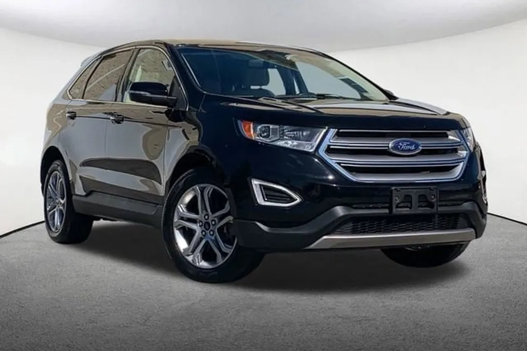 2017 Ford Edge Titanium photo 1