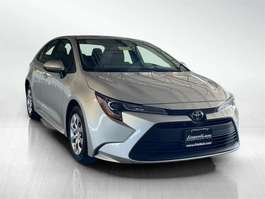 2025 Toyota Corolla LE photo 1