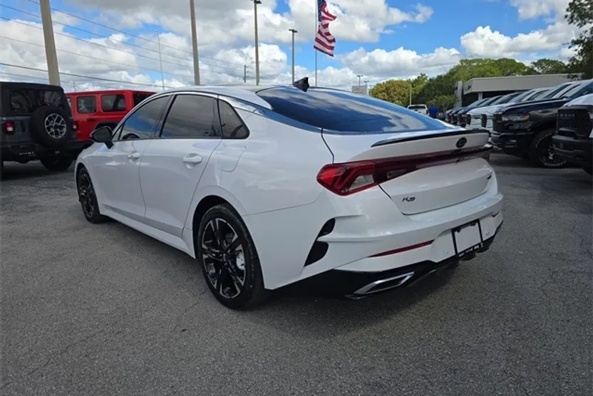 2021 Kia K5 GT-Line photo 1