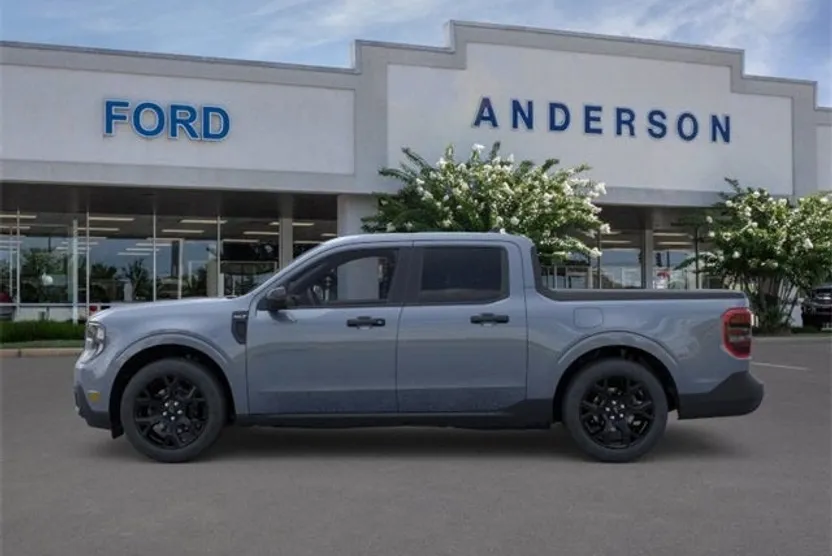 2025 Ford Maverick XLT photo 1