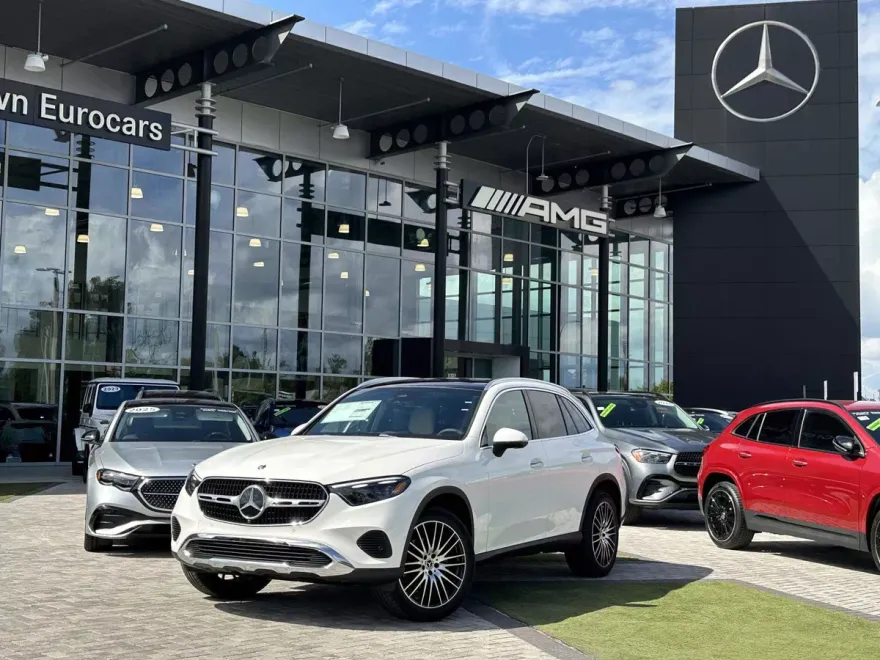 2026 Mercedes Benz GLC 300 4MATIC photo 1