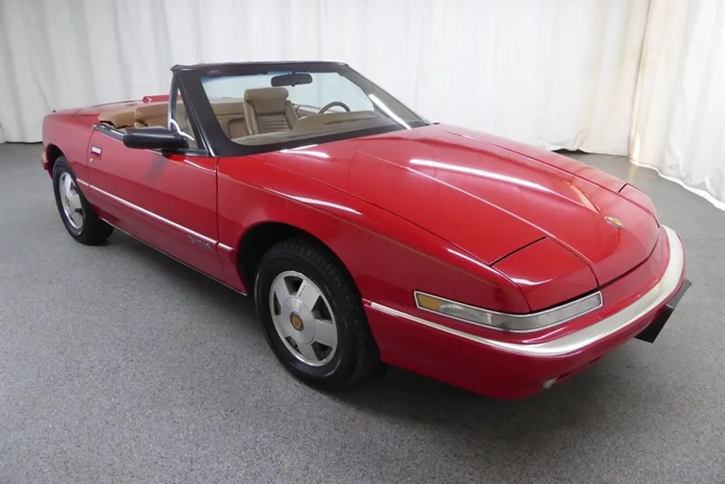 1990 Buick Reatta photo 1