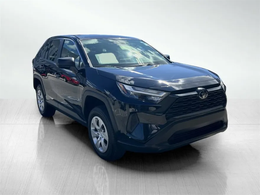 2023 Toyota RAV4 LE photo 1