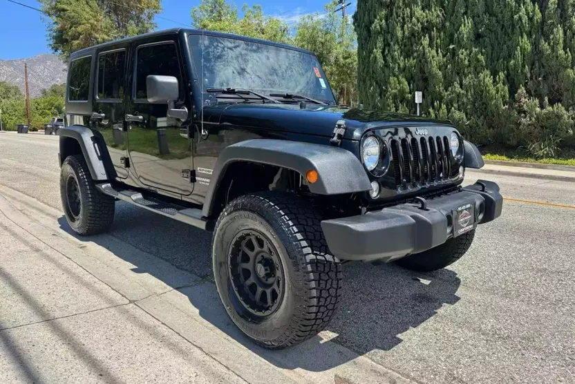 2014 Jeep Wrangler Unlimited Sport photo 1
