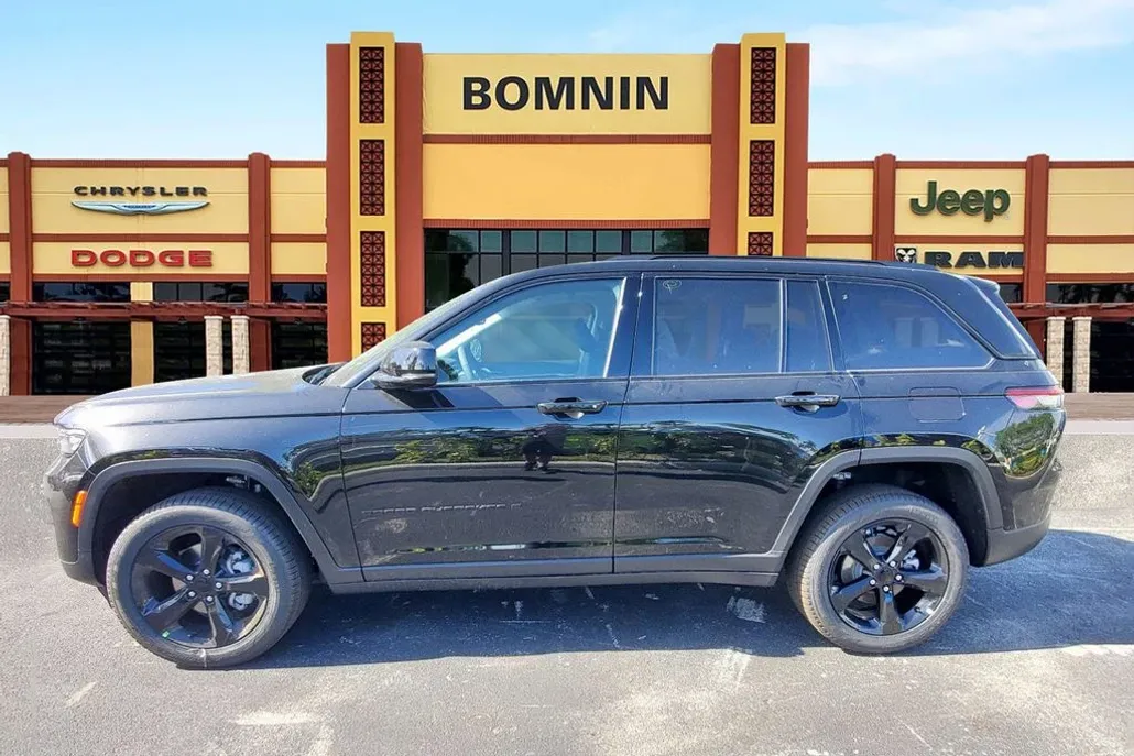 2025 Jeep Grand Cherokee Limited photo 1