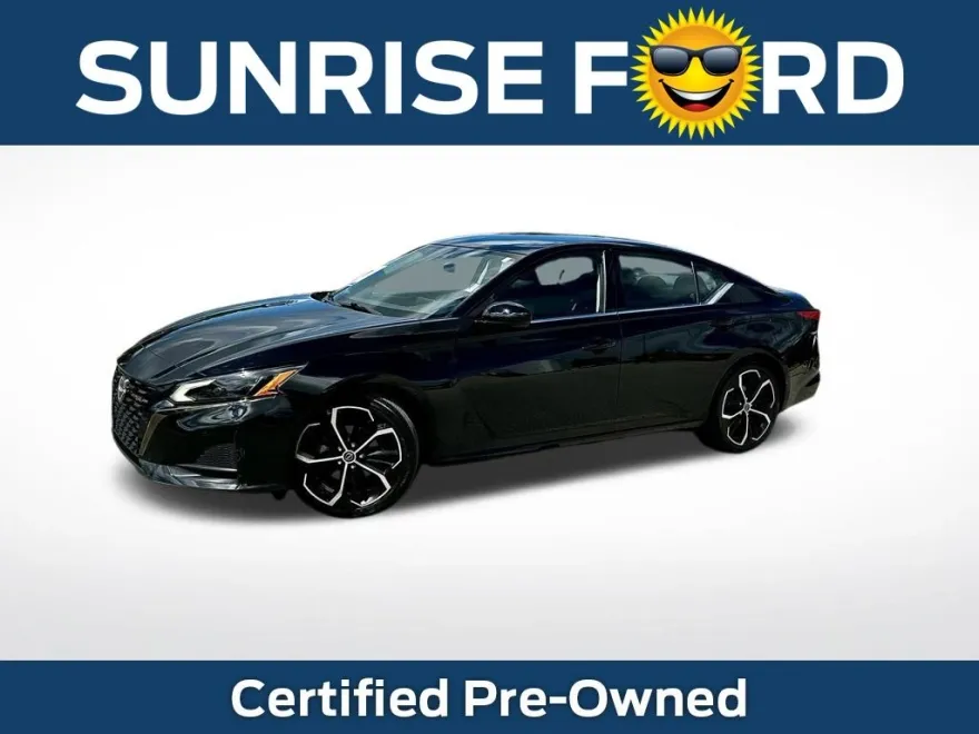 2023 Nissan Altima 2.5 SR photo 1