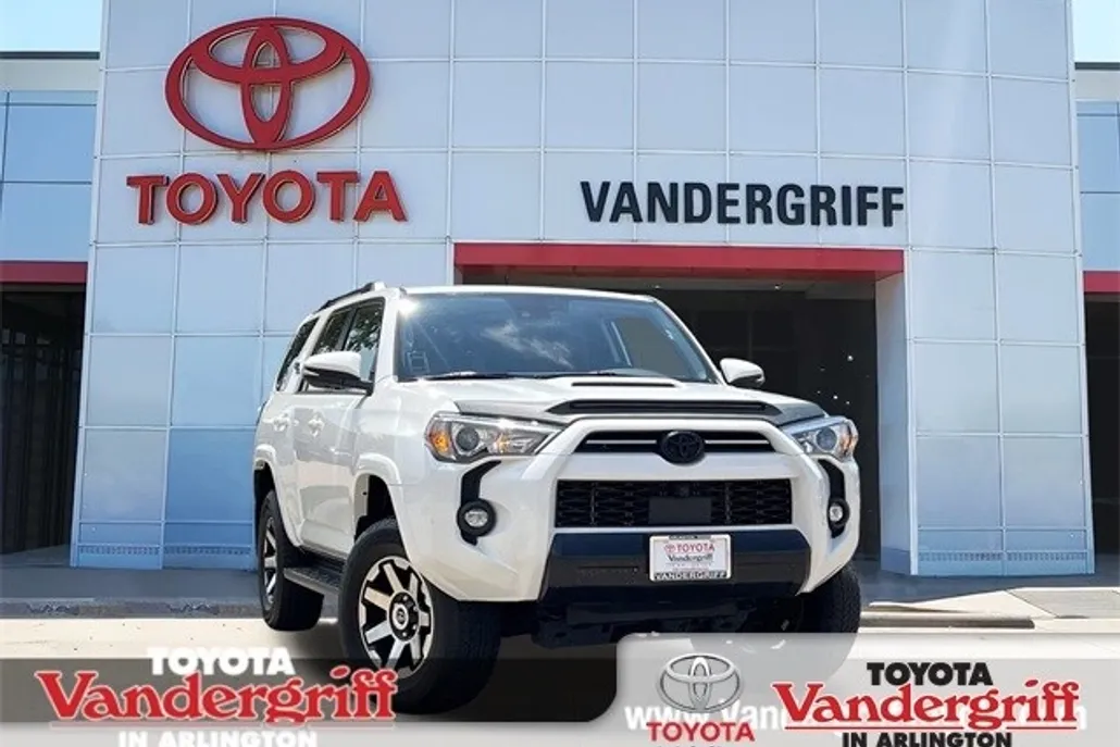 2023 Toyota 4Runner TRD Off-Road Premium photo 1