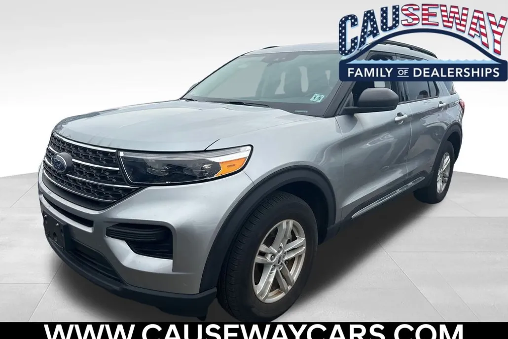 2024 Ford Explorer XLT photo 1