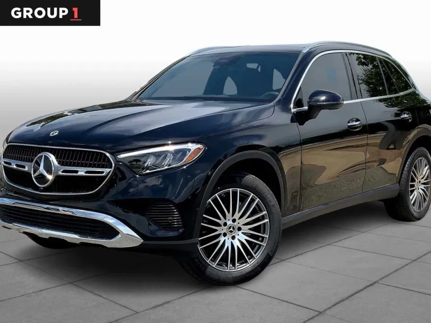 2025 Mercedes Benz GLC 300 photo 1