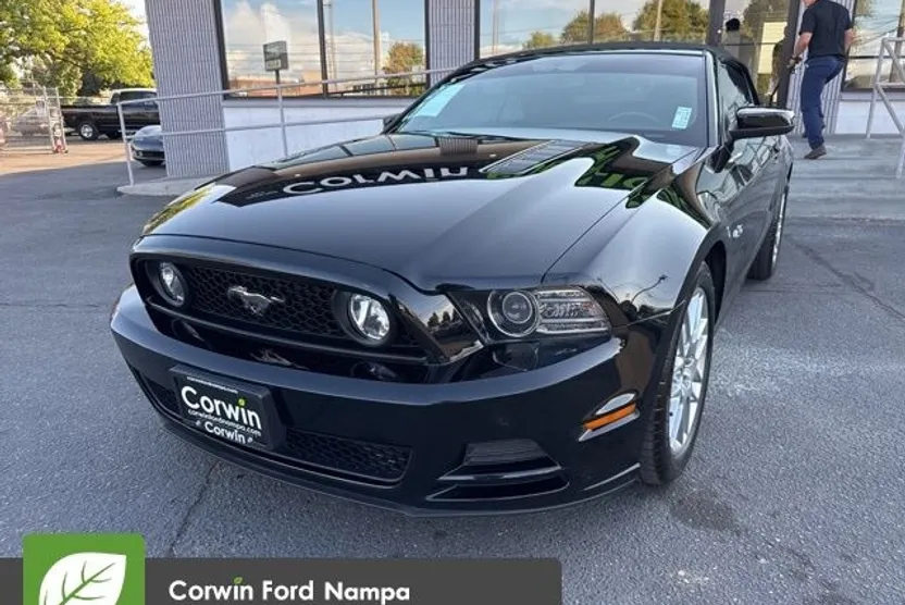 2013 Ford Mustang GT Premium photo 1