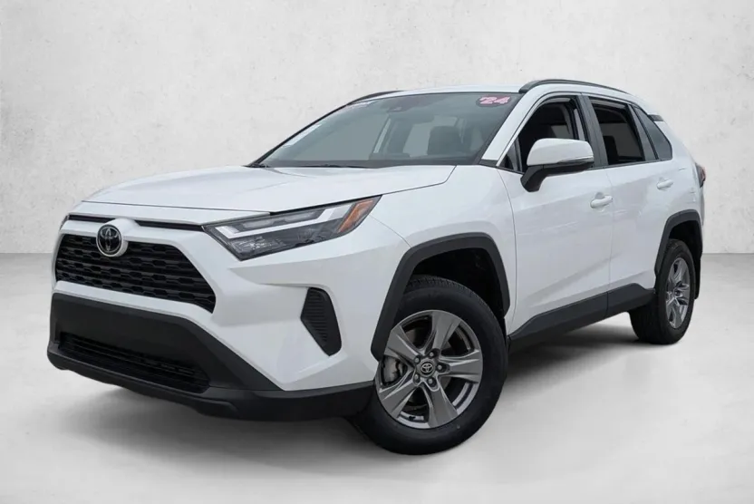 2024 Toyota RAV4 XLE photo 1