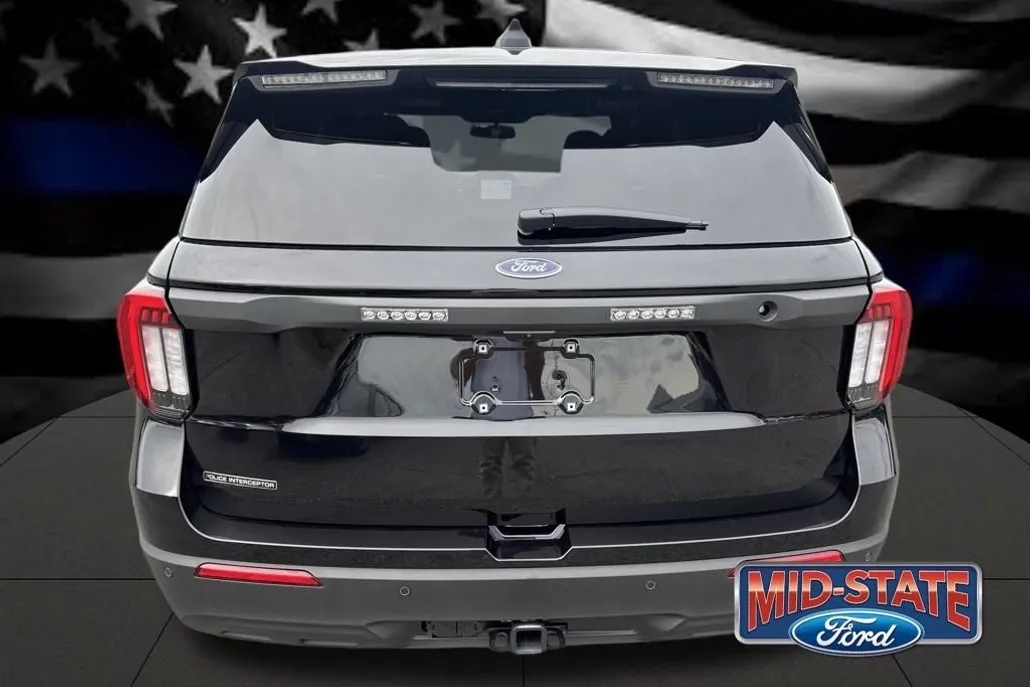 2025 Ford Explorer photo 1