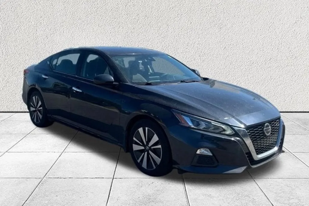 2021 Nissan Altima 2.5 SV photo 1