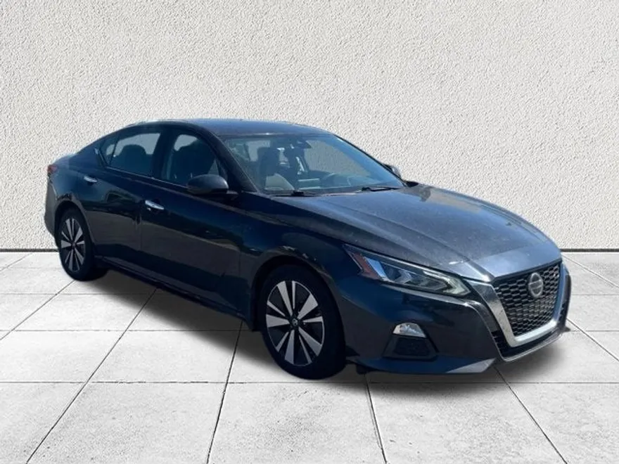 2021 Nissan Altima 2.5 SV photo 1