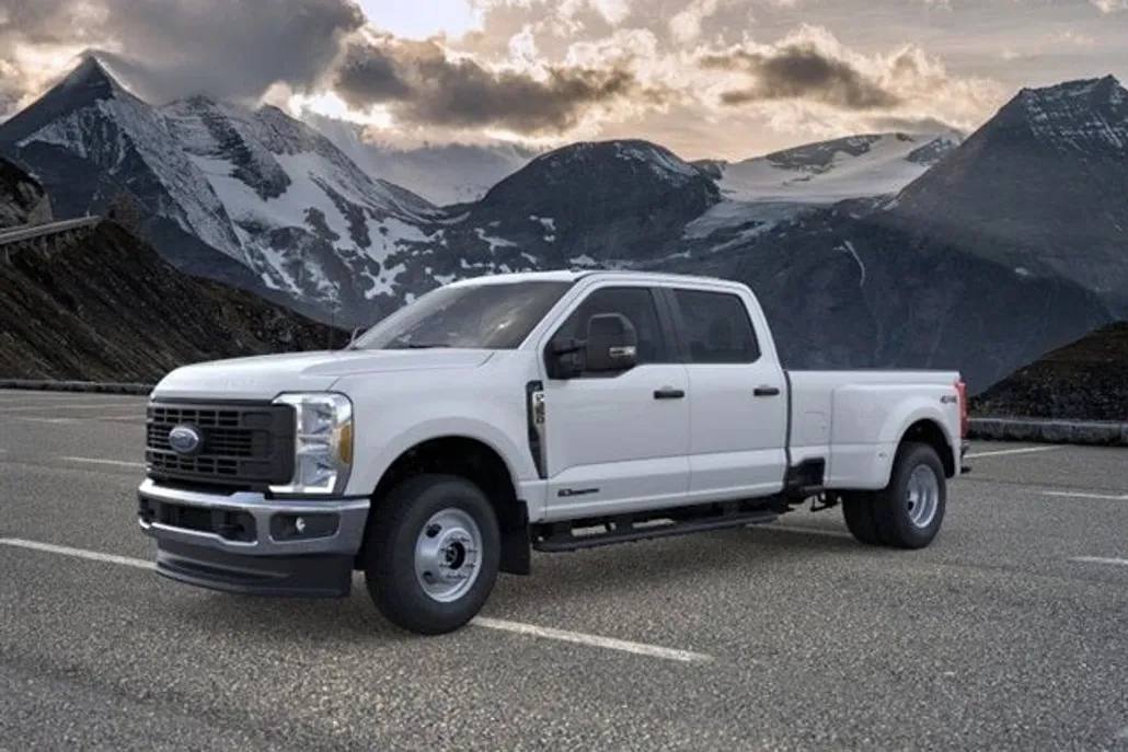 2025 Ford F-350 photo 1