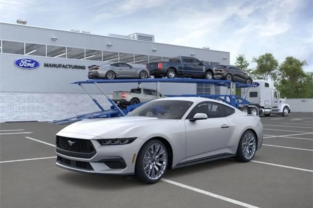 2025 Ford Mustang EcoBoost photo 1