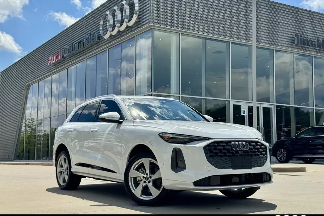 2025 Audi Q5 2.0T Premium Plus photo 1