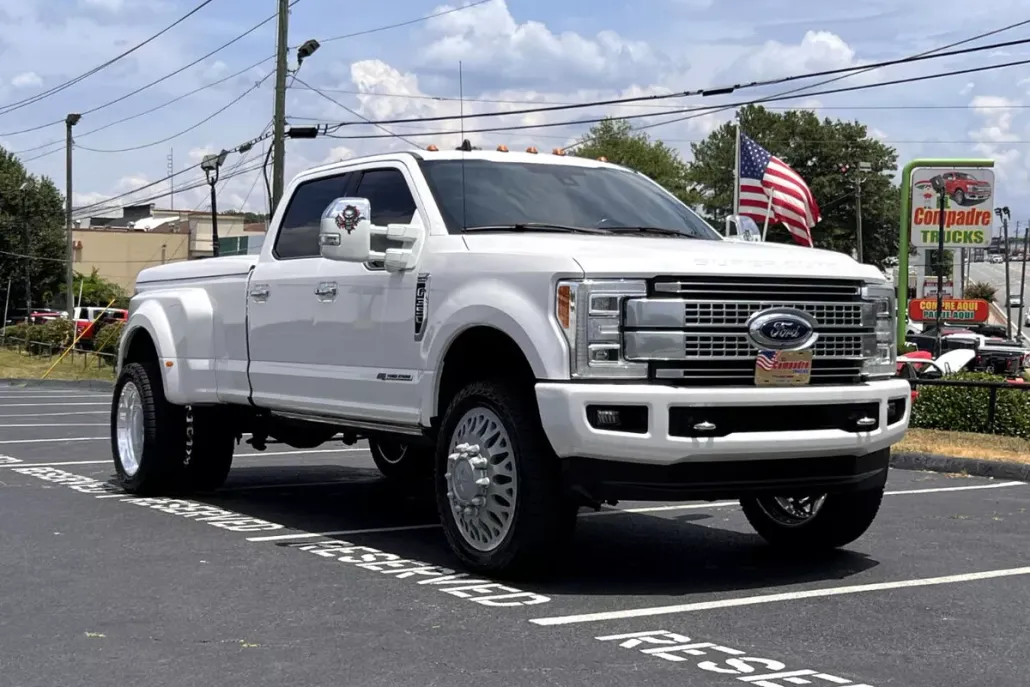 2019 Ford F-350 Lariat photo 1