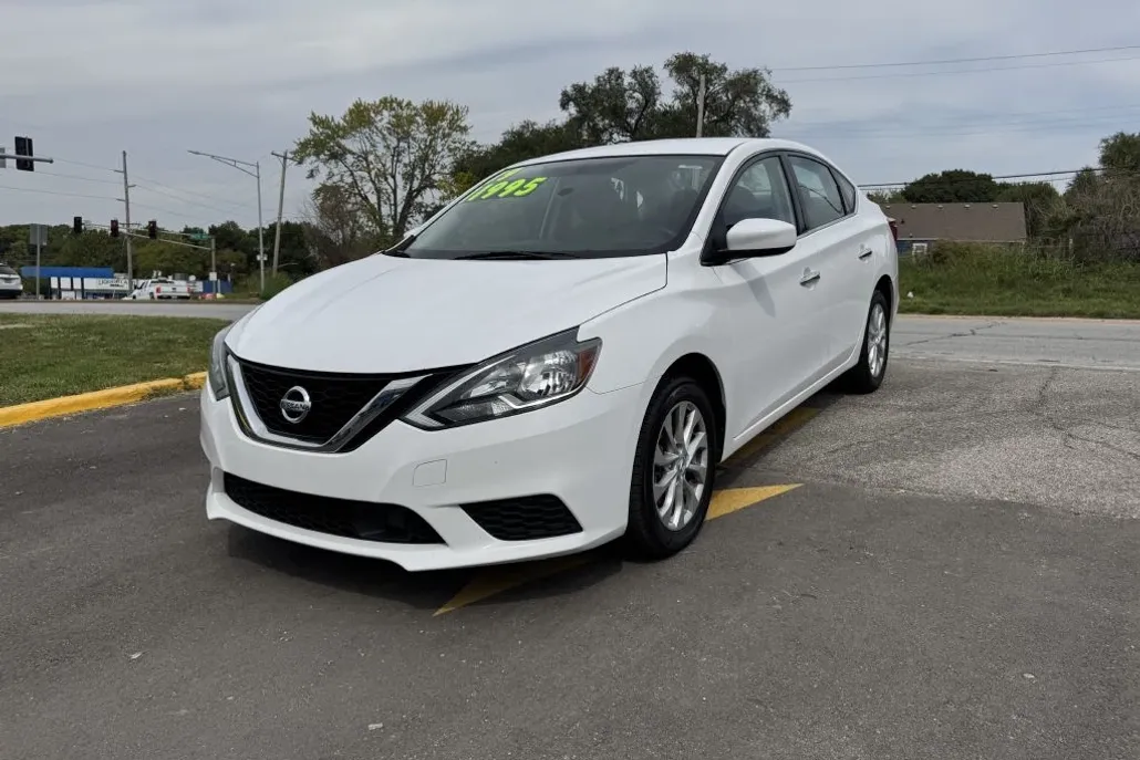 2019 Nissan Sentra SV photo 1
