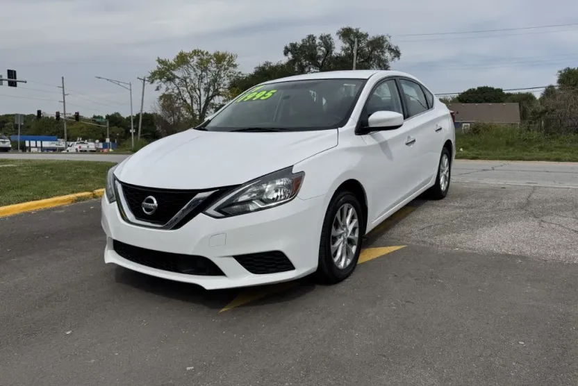 2019 Nissan Sentra SV photo 1
