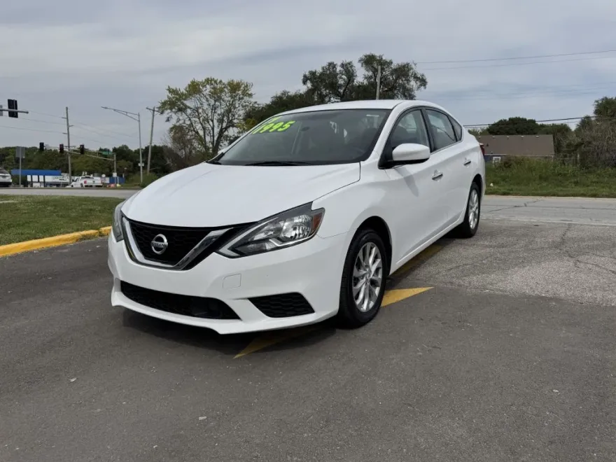 2019 Nissan Sentra SV photo 1