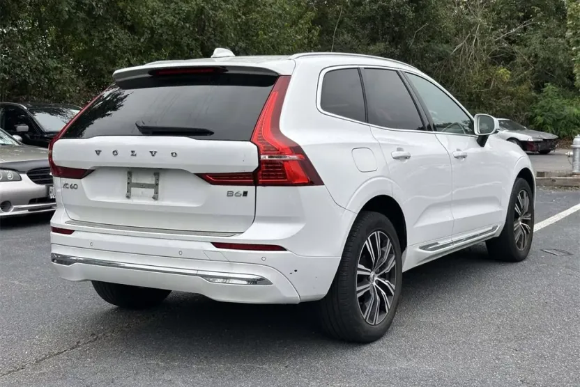 2022 Volvo XC60 Inscription photo 1