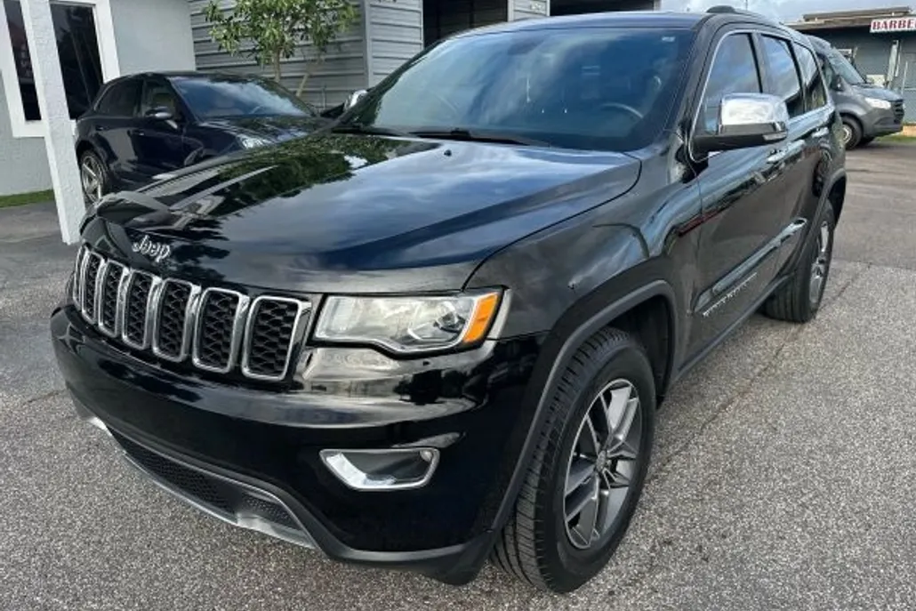 2017 Jeep Grand Cherokee Limited Sport photo 1