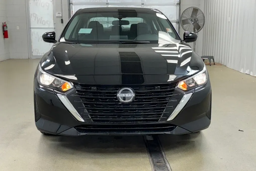 2025 Nissan Sentra SV photo 1