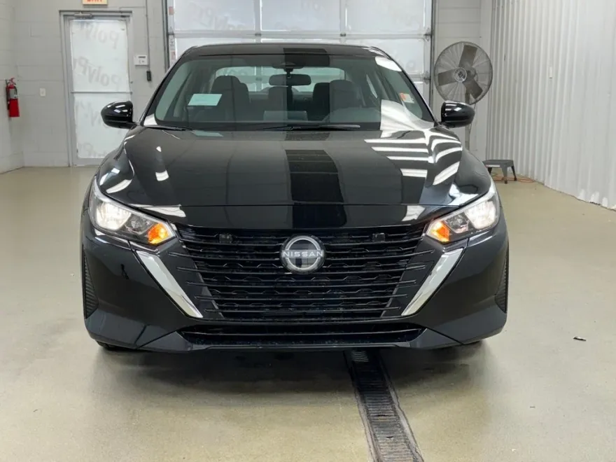 2025 Nissan Sentra SV photo 1