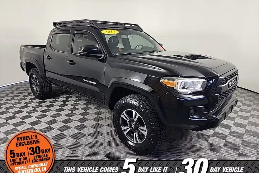 2017 Toyota Tacoma TRD Sport photo 1