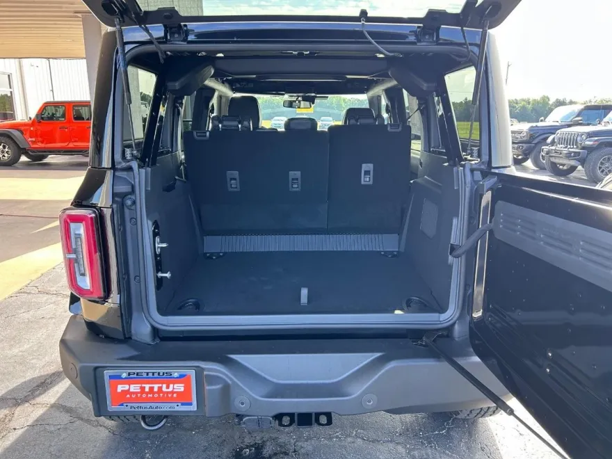2025 Ford Bronco Outer Banks photo 1