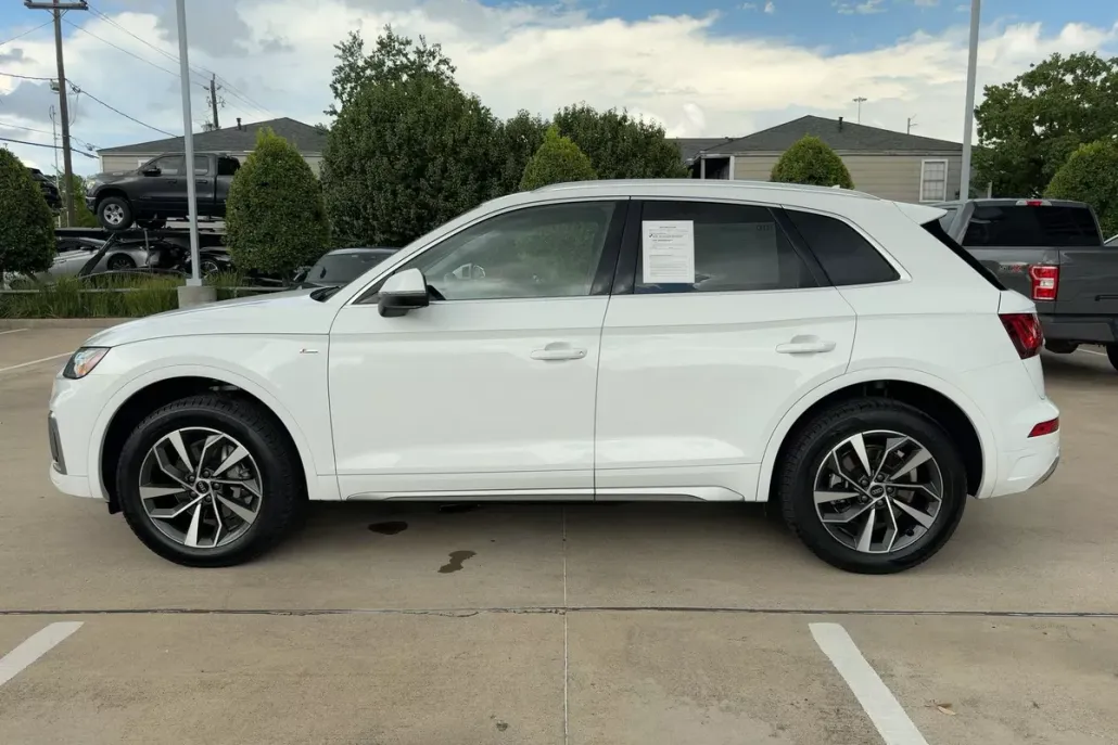 2024 Audi Q5 S line Premium Plus photo 1