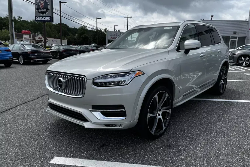 2022 Volvo XC90 T6 AWD Inscription photo 1