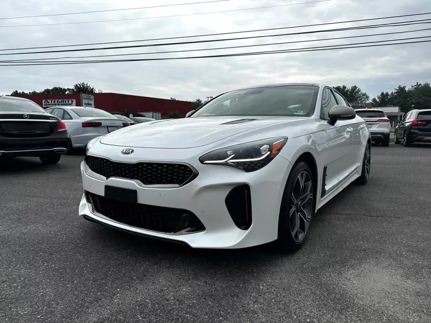 2018 Kia Stinger GT1 photo 1