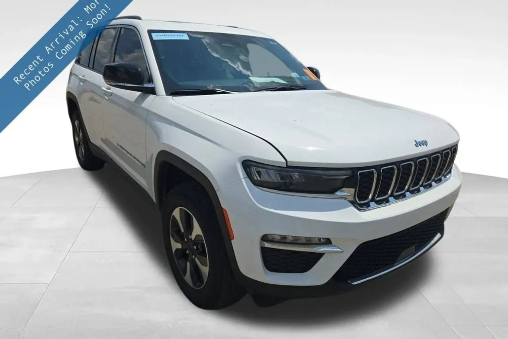 2023 Jeep Cherokee 4xe photo 1