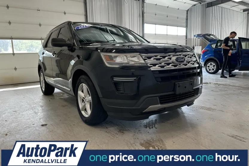 2018 Ford Explorer XLT photo 1