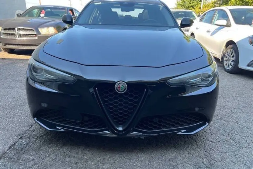 2018 Alfa Romeo Giulia Ti photo 1
