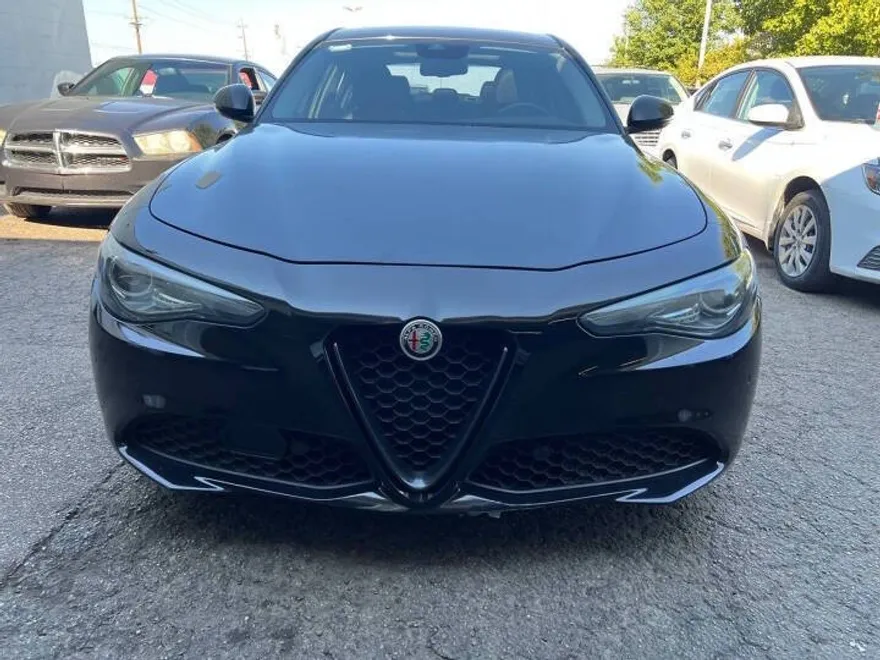 2018 Alfa Romeo Giulia Ti photo 1
